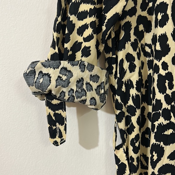 IMPORTED FABRIC BUTTON DOWN ANIMAL PRINT MIDI DRESS - Picture 6 of 7
